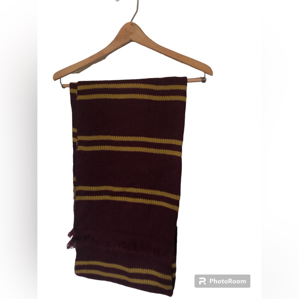 Harry Potter Gryffindor Wizarding World Universal Studios Scarf